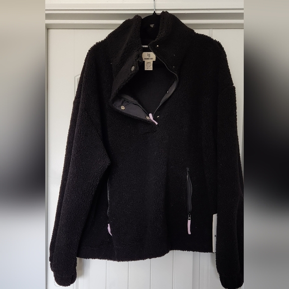 In Good State Black Teddy Bear Pull Over - Picture 4 of 5